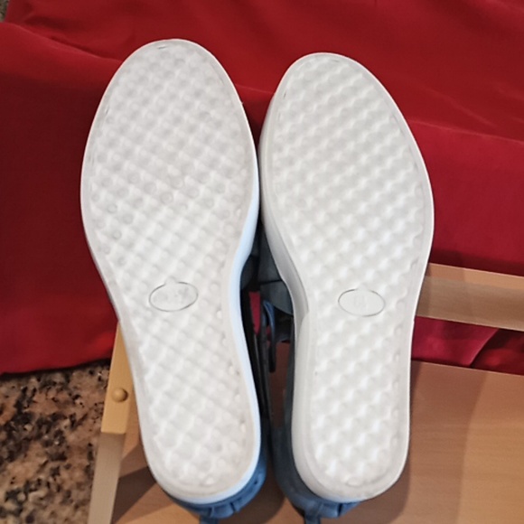 SEENA JC Journee Collection. No Lace Sneaker With Side Cutouts And Wedge Heel. - Picture 13 of 16